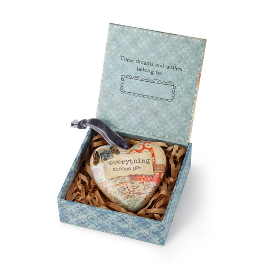 Butterfly print heart-shaped box decoration